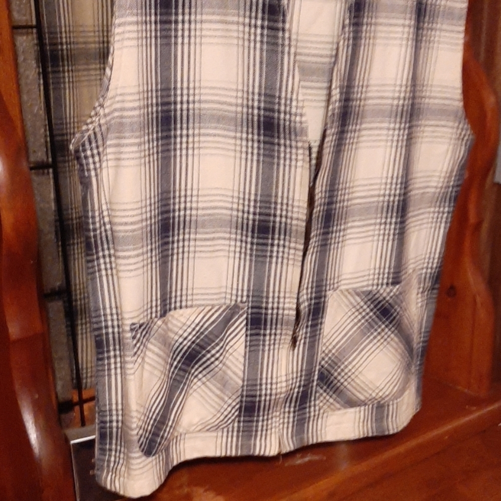 Vest - Picture 3 of 3